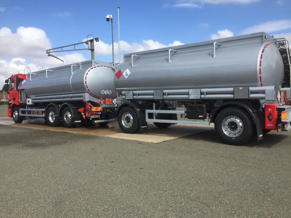 Lenoir Equipements Pétroliers - Ensemble camion remorque neuf client